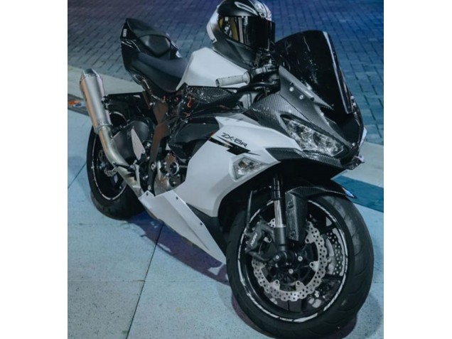 Carénages Moto Kawasaki ZX6R 2019-2022 - Blanc Noir Fibre de Carbone