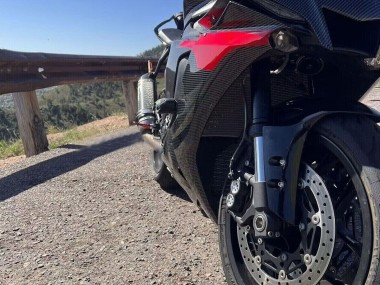 Carénages Moto Yamaha YZF 1000 R1 2020-2025 - Noir Fibre de Carbone Rouge