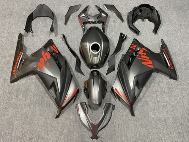 Carénages Moto Kawasaki EX300 2013-2024 - Noir Mat Rouge